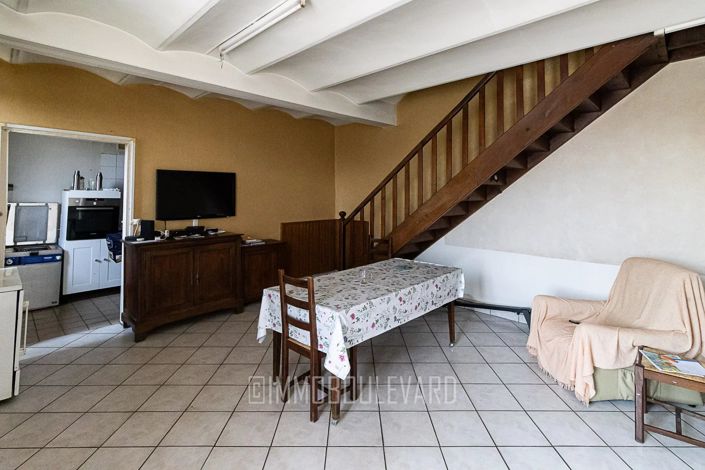 Image No.9-7 Bed House for sale