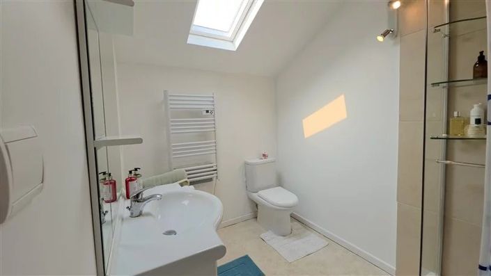 Image No.10-11 Bed Property for sale