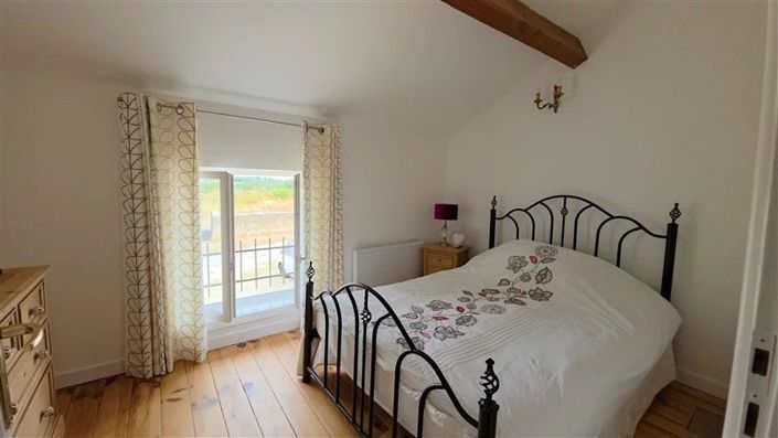 Image No.12-11 Bed Property for sale