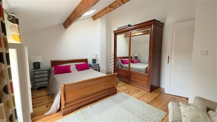 Image No.13-11 Bed Property for sale