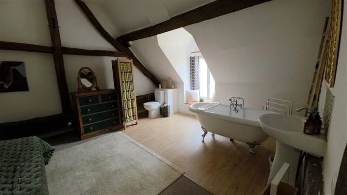 Image No.21-11 Bed Property for sale