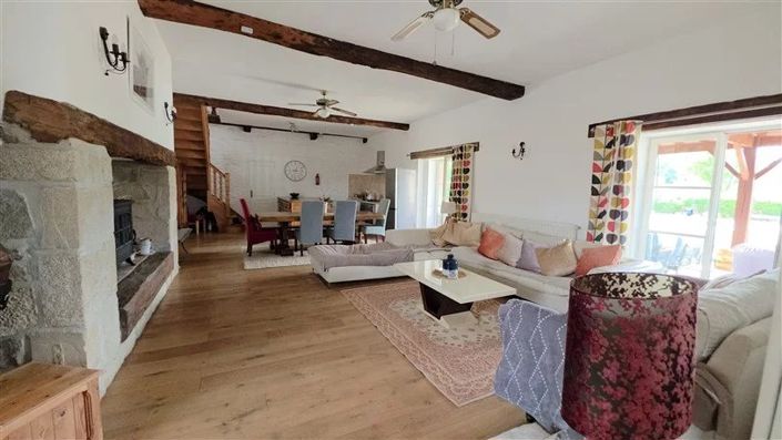 Image No.28-11 Bed Property for sale