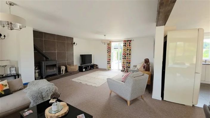 Image No.5-11 Bed Property for sale