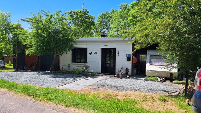 Mers-sur-Indre, Cottage