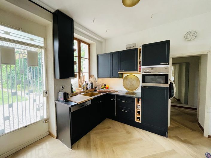 Image No.10-3 Bed House for sale