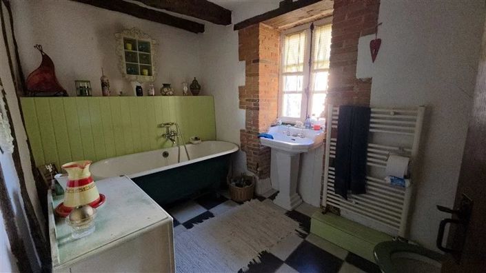 Image No.10-3 Bed Bungalow for sale