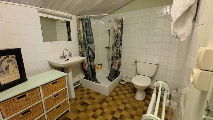 Image No.11-3 Bed House for sale