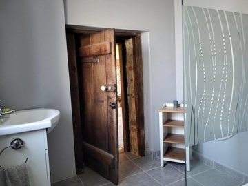 fe152112b0c04b099850bbb3a9218ec42e85db8e0a192