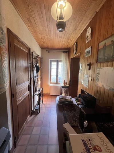 Image No.5-2 Bed House for sale