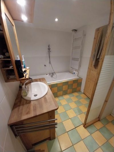 Image No.8-1 Bed House for sale