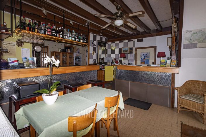 Image No.6-8 Bed House for sale