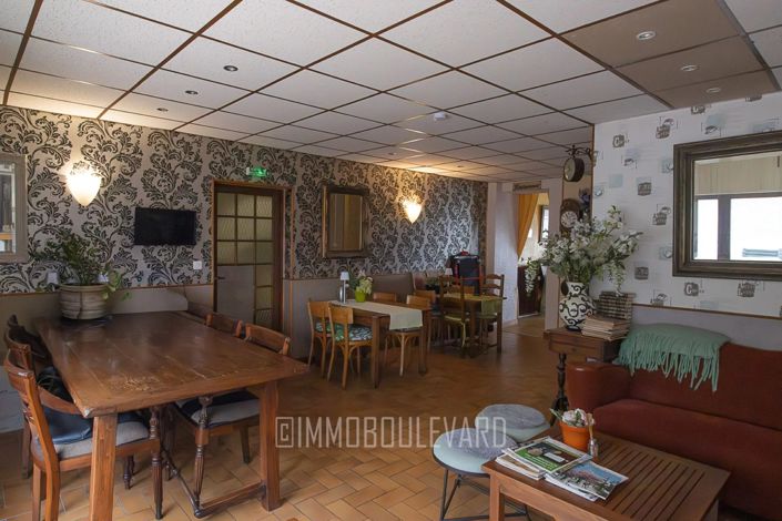 Image No.7-8 Bed House for sale