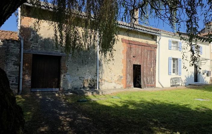 Saint-Barbant, House