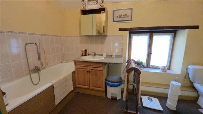 Image No.10-3 Bed House for sale