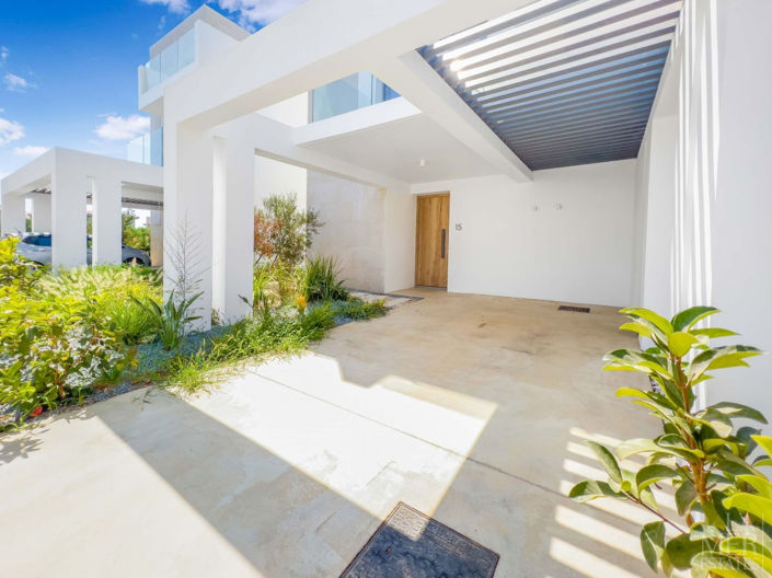 Image No.9-3 Bed Villa for sale