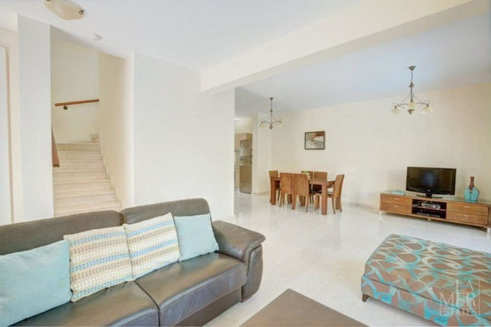 Image No.2-3 Bed Villa for sale