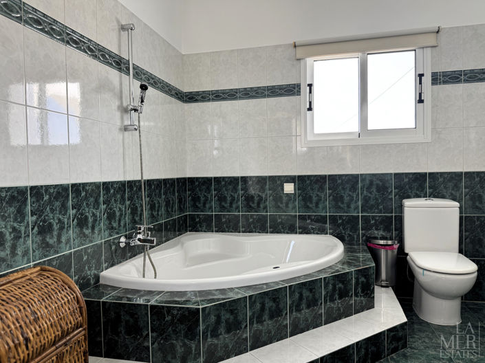 Image No.28-3 Bed Villa for sale