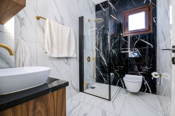 Image No.8-2 Bed Townhouse for sale