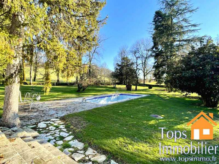 Image No.16-8 Bed Property for sale