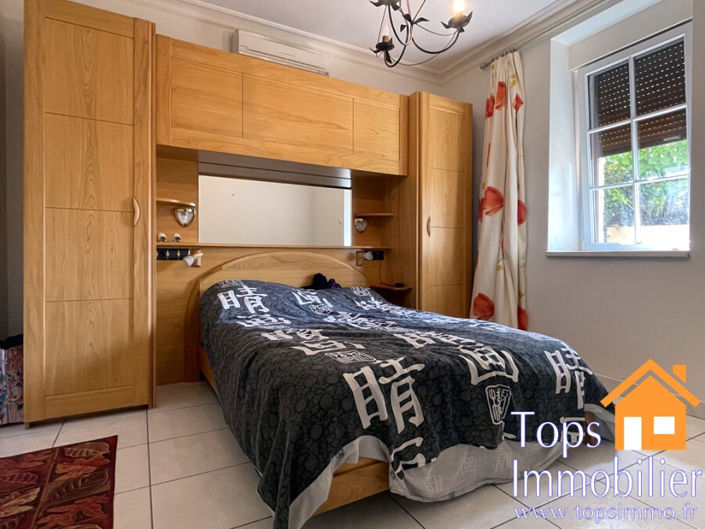 Image No.18-6 Bed House for sale