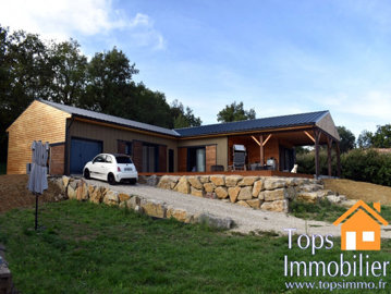 1 - Parisot, Property