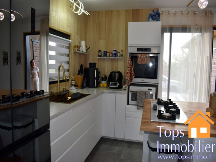 Image No.7-4 Bed Property for sale