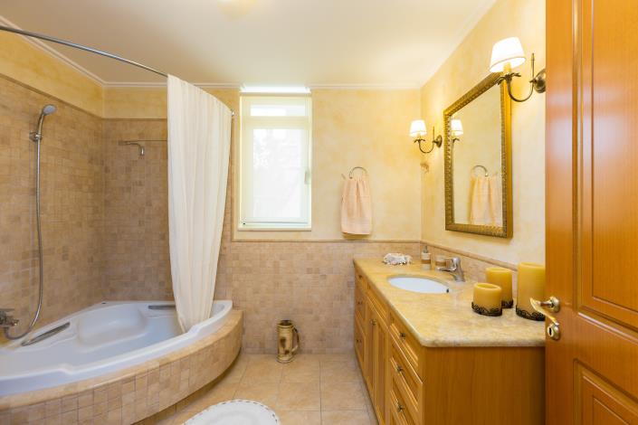 Image No.13-5 Bed House/Villa for sale