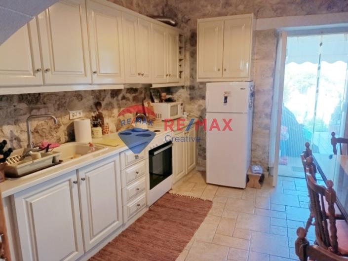 Image No.8-3 Bed Maisonette for sale