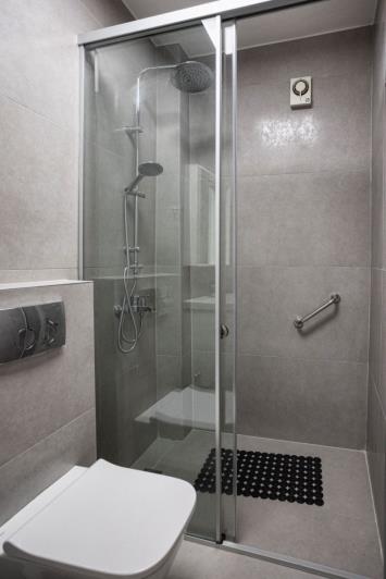 Image No.12-2 Bed Maisonette for sale