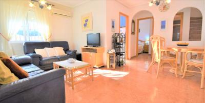 4-oc1817lounge_w_1300x652