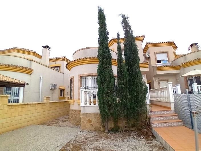 Image No.1-3 Bed Villa / Detached for sale