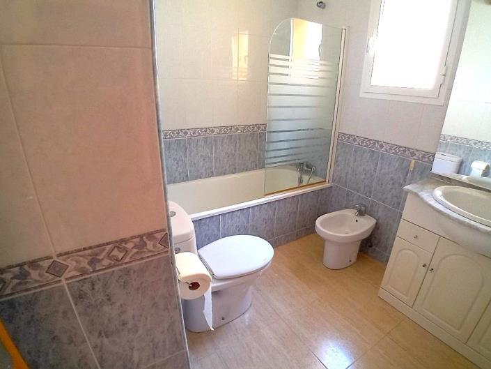 Image No.10-3 Bed Villa / Detached for sale