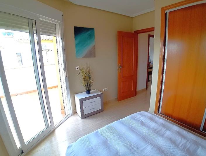 Image No.11-3 Bed Villa / Detached for sale