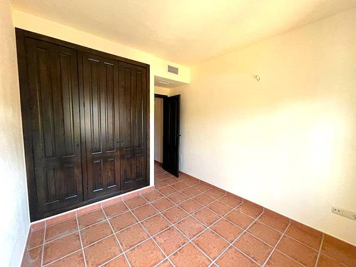 Image No.17-2 Bed Semi-Detached for sale