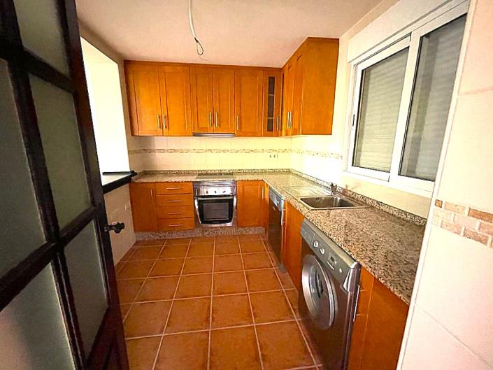 Image No.23-2 Bed Semi-Detached for sale