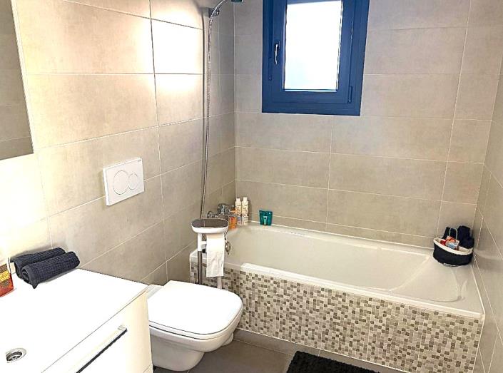 Image No.17-3 Bed Villa / Detached for sale