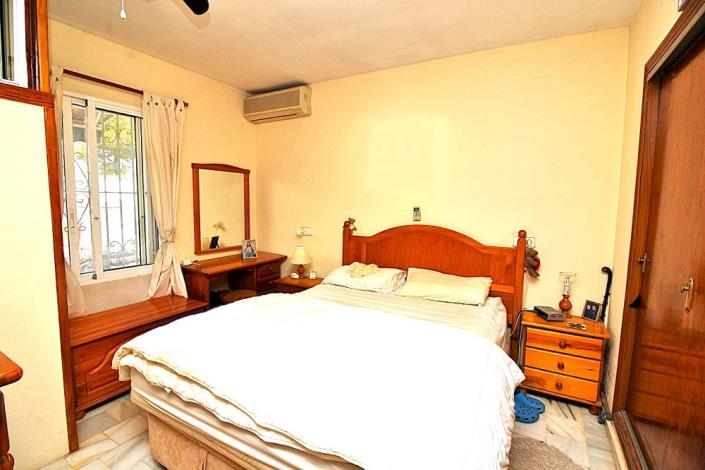 Image No.15-3 Bed Townhouse for sale