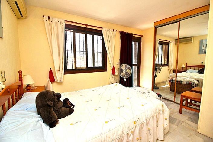 Image No.10-3 Bed Townhouse for sale