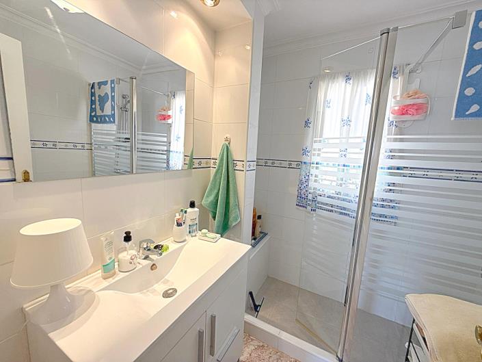 Image No.18-2 Bed Townhouse for sale