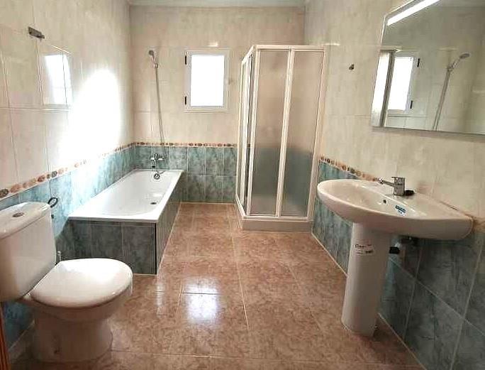 Image No.9-3 Bed Villa / Detached for sale