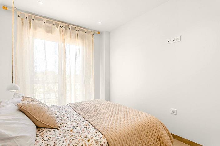 Image No.14-2 Bed Apartment for sale