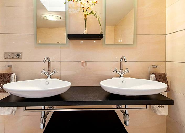 Image No.13-4 Bed Villa / Detached for sale