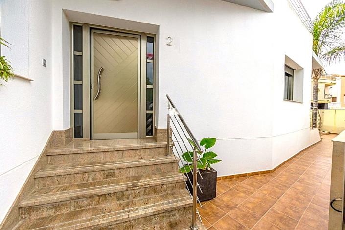 Image No.3-4 Bed Villa / Detached for sale