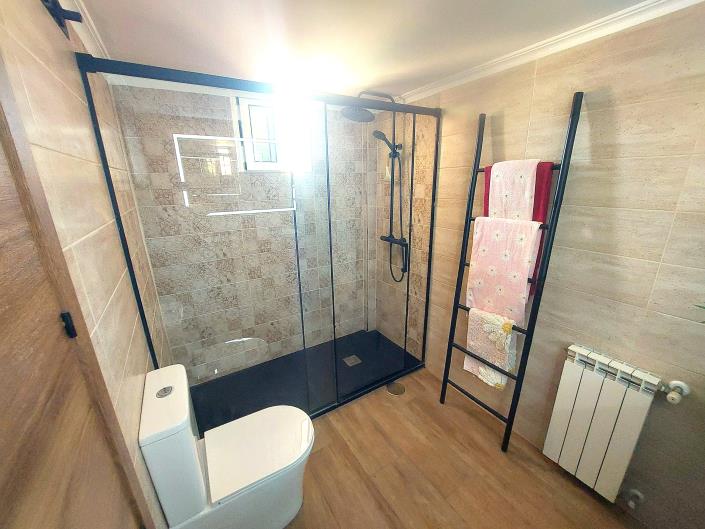 Image No.18-6 Bed Villa for sale