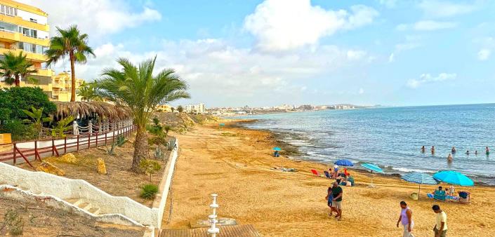 Image No.21-3 Bed Villa / Detached for sale