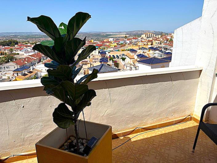 Image No.15-2 Bed Semi-Detached for sale