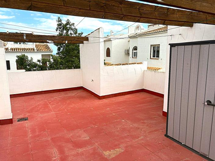 Image No.16-2 Bed Semi-Detached for sale