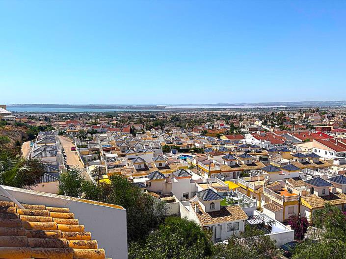 Image No.18-2 Bed Semi-Detached for sale