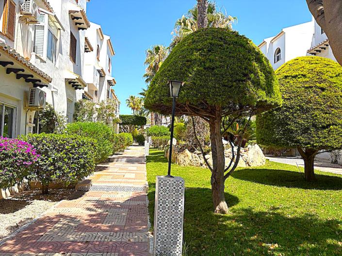 Image No.23-2 Bed Semi-Detached for sale