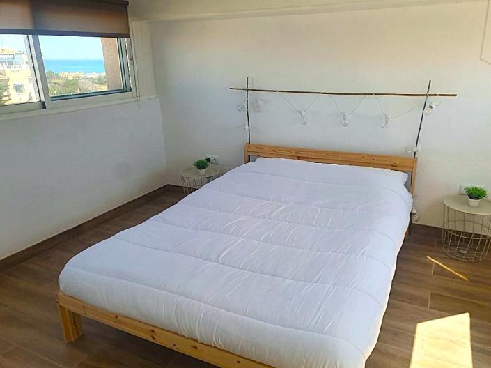 Image No.9-2 Bed Townhouse for sale